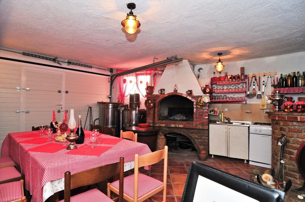 טיווט Villa Lastva Apartments מראה חיצוני תמונה