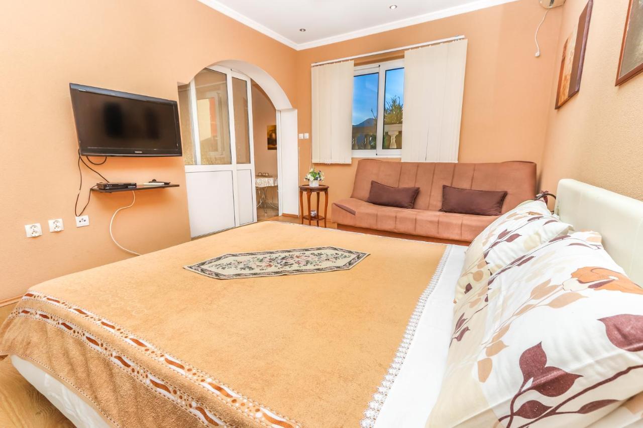 טיווט Villa Lastva Apartments מראה חיצוני תמונה