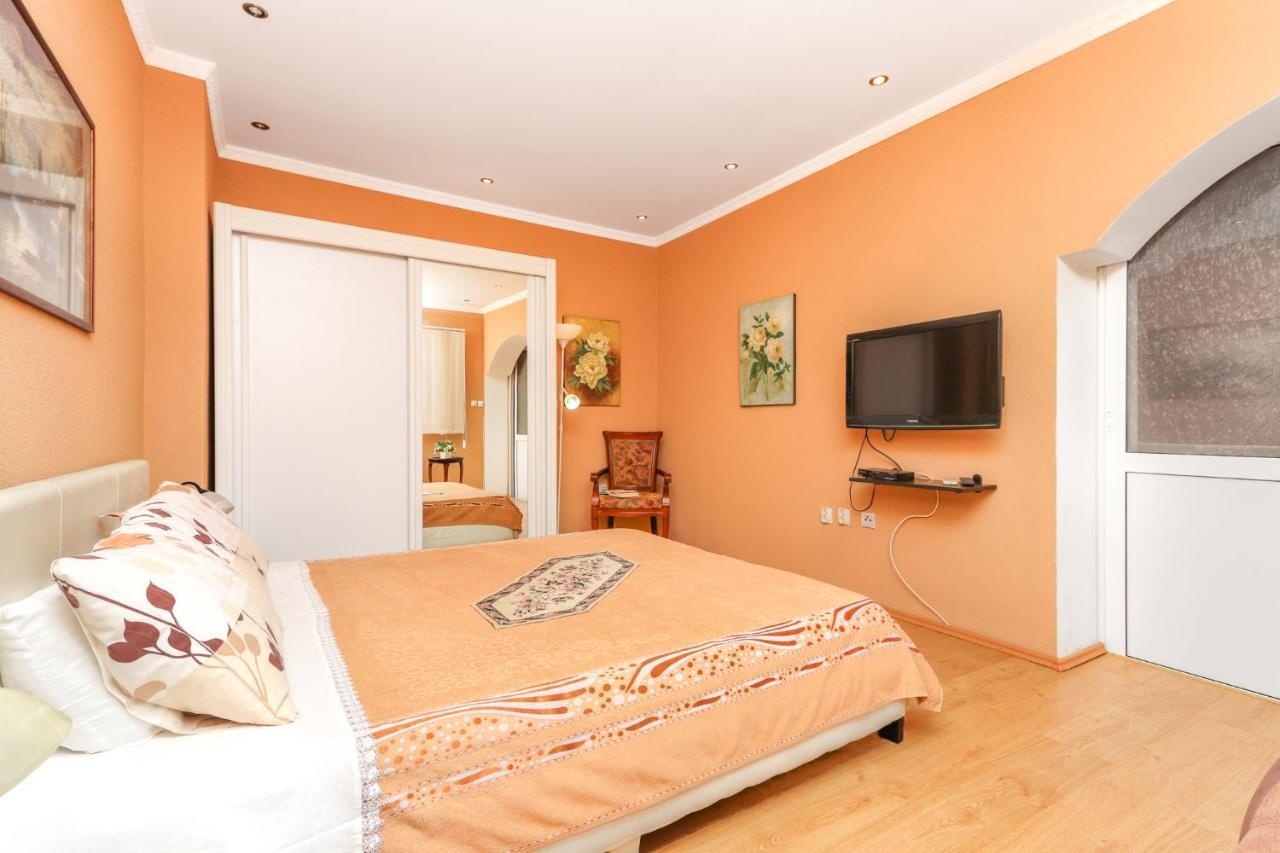 טיווט Villa Lastva Apartments מראה חיצוני תמונה