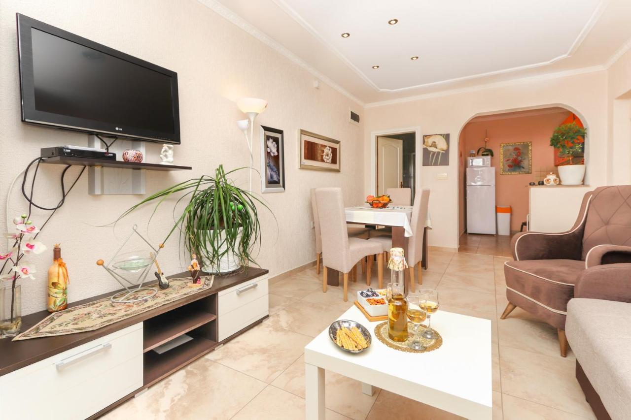 טיווט Villa Lastva Apartments מראה חיצוני תמונה