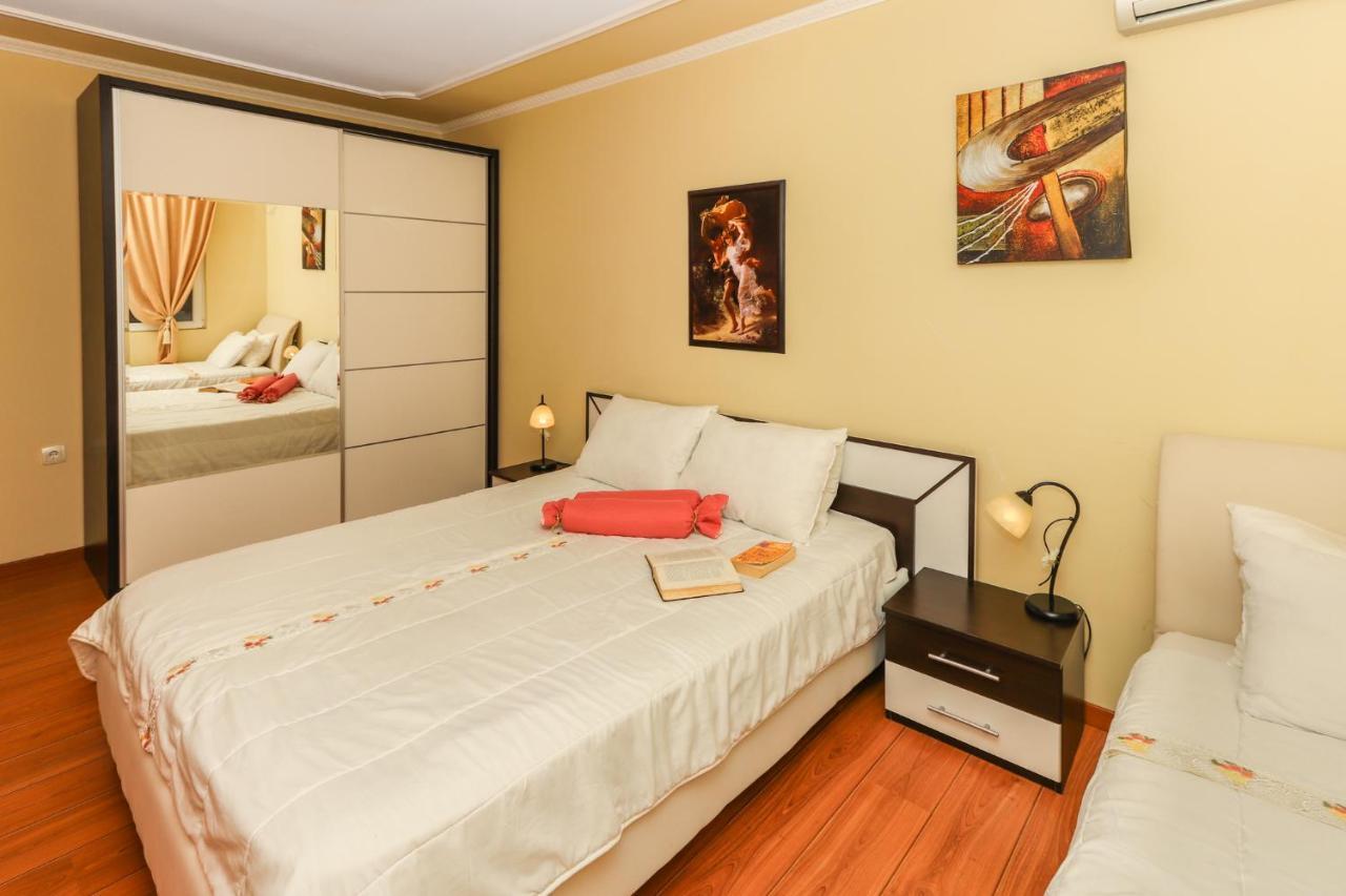 טיווט Villa Lastva Apartments מראה חיצוני תמונה