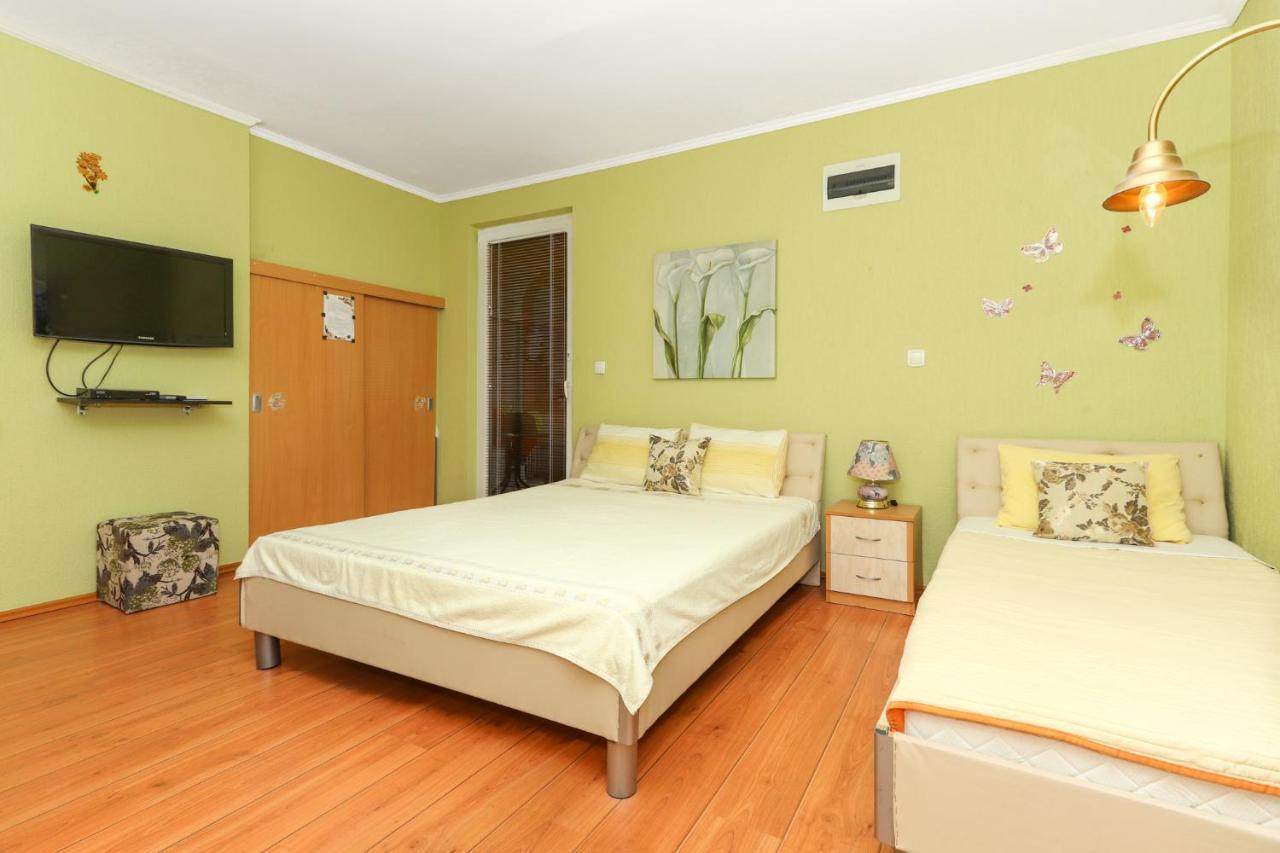 טיווט Villa Lastva Apartments מראה חיצוני תמונה