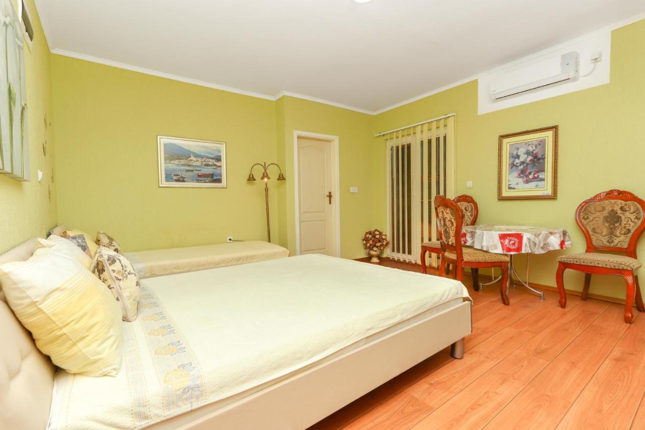 טיווט Villa Lastva Apartments מראה חיצוני תמונה